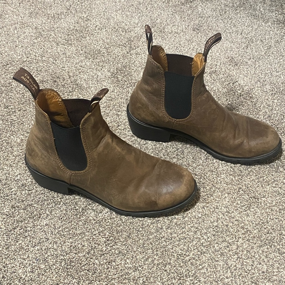 Blundstone heeled boots !!